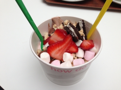 Frozen yoghurt with everything on it