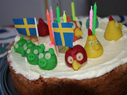 Angry birds birthday cake